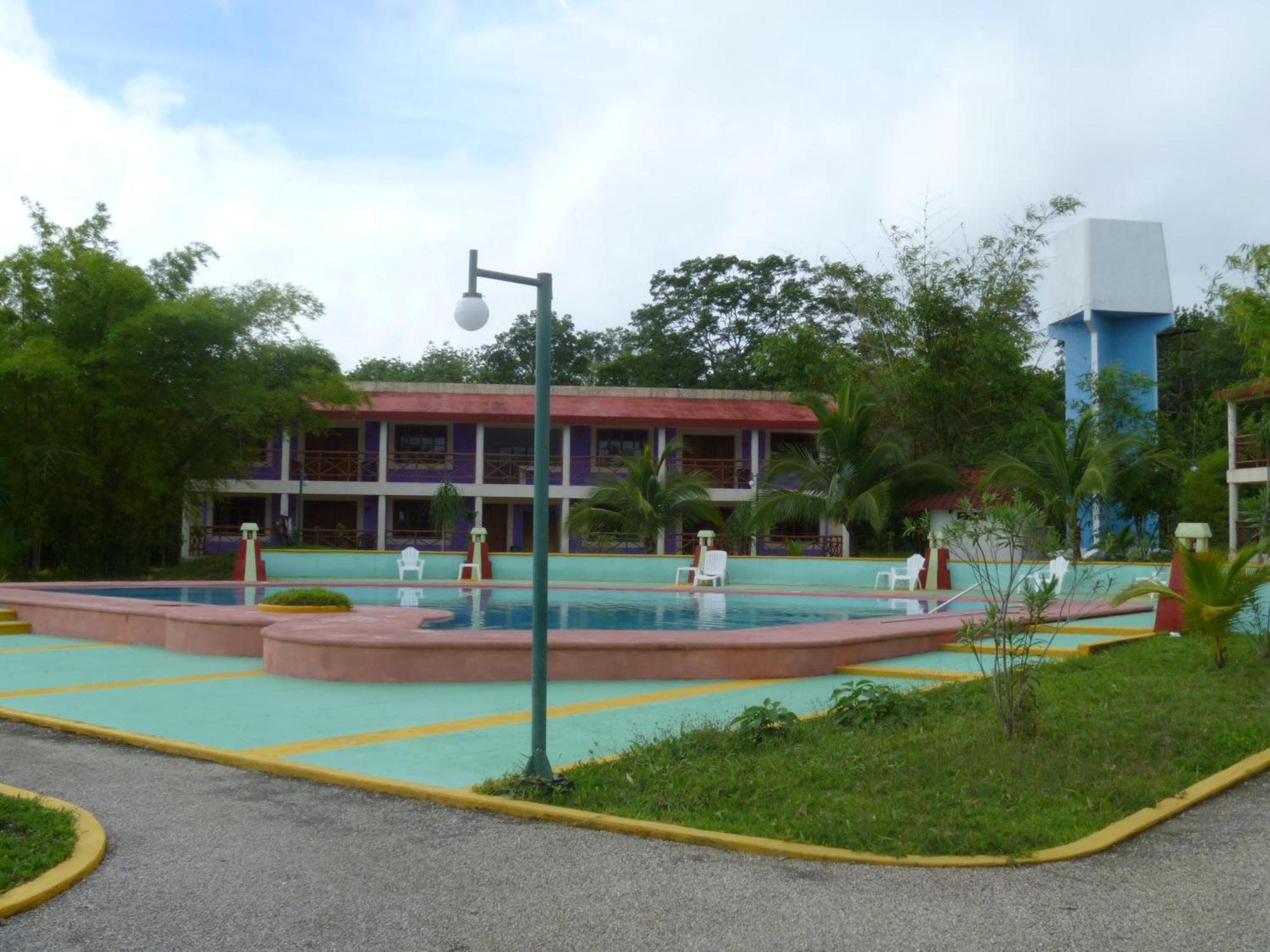 Hotel Debliz Xpujil Exterior photo