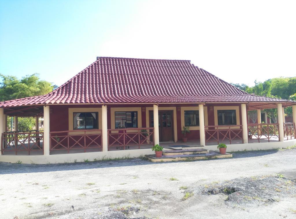 Hotel Debliz Xpujil Exterior photo